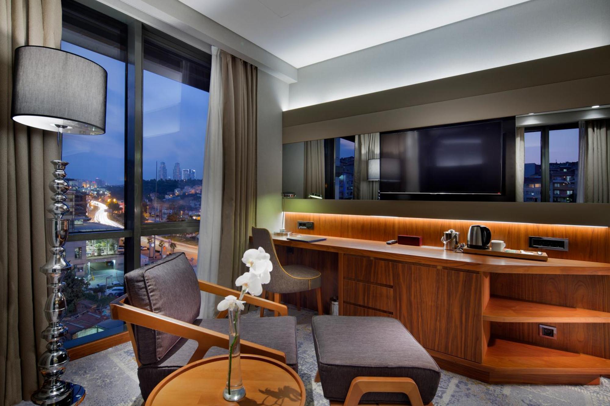 Doubletree By Hilton Istanbul - Piyalepasa Hotel Buitenkant foto